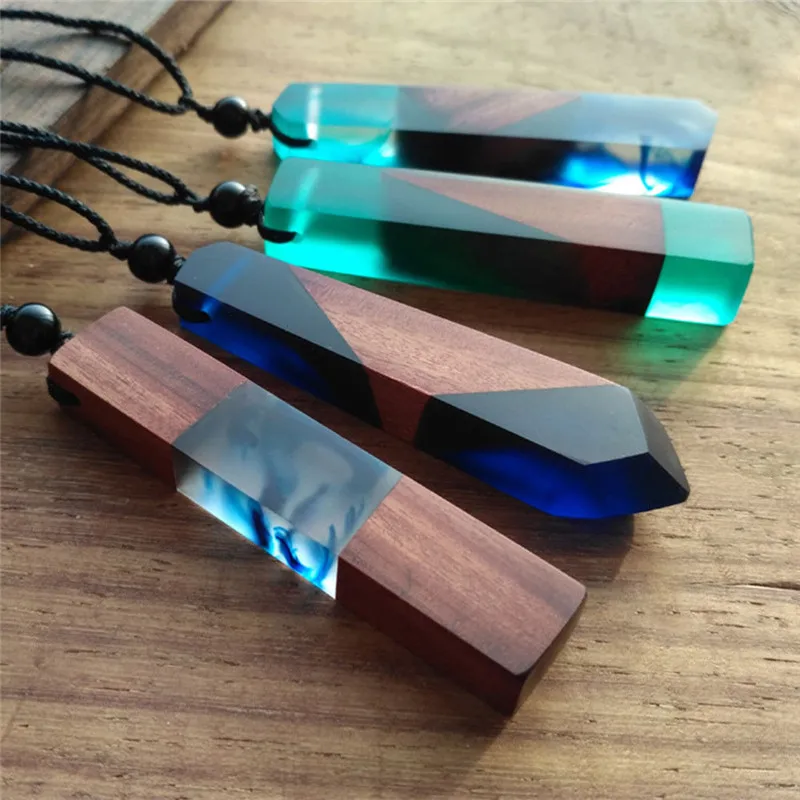 

Resin Wood Pendant Colored Rope Chain for Women Men Fashion Necklace Jewelry Send Random Color