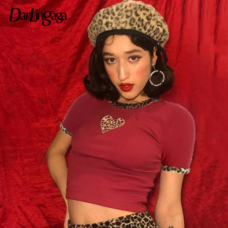 Модная красная женская футболка в рубчик Darlingaga с рисунком фотосердец кроп топы