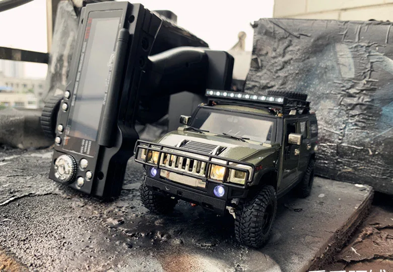 Ручной работы тонкой работы 1:24 RC Гусеничный модифицированный автомобиль для 1/24 Hummer