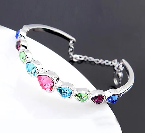 Романтический из натуральной кожи с украшением в виде кристаллов от Swarovski сердце