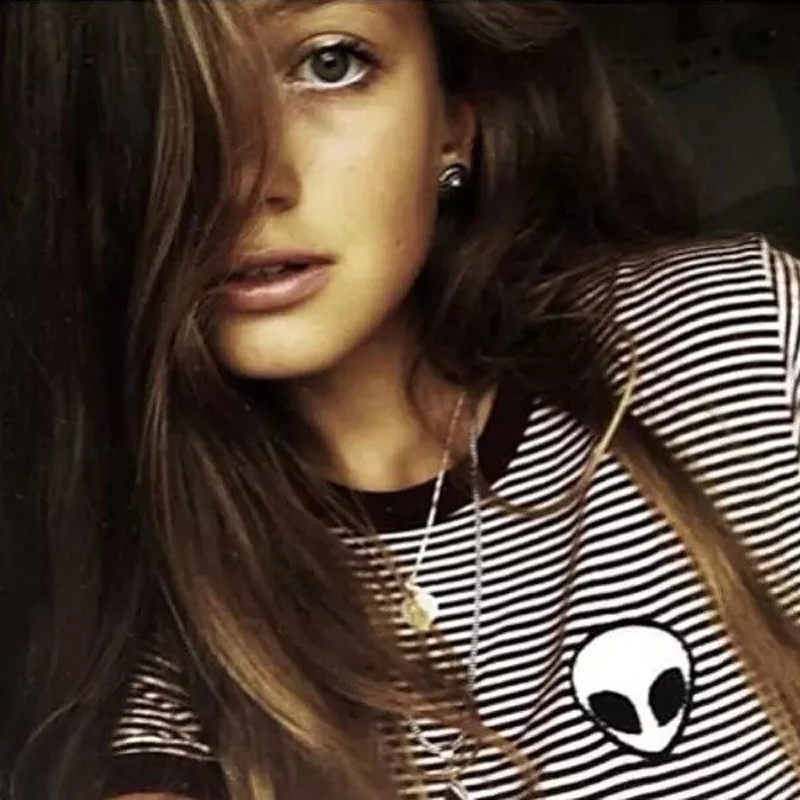 Женская футболка с вышивкой FIONTO удобная повседневная коротким рукавом