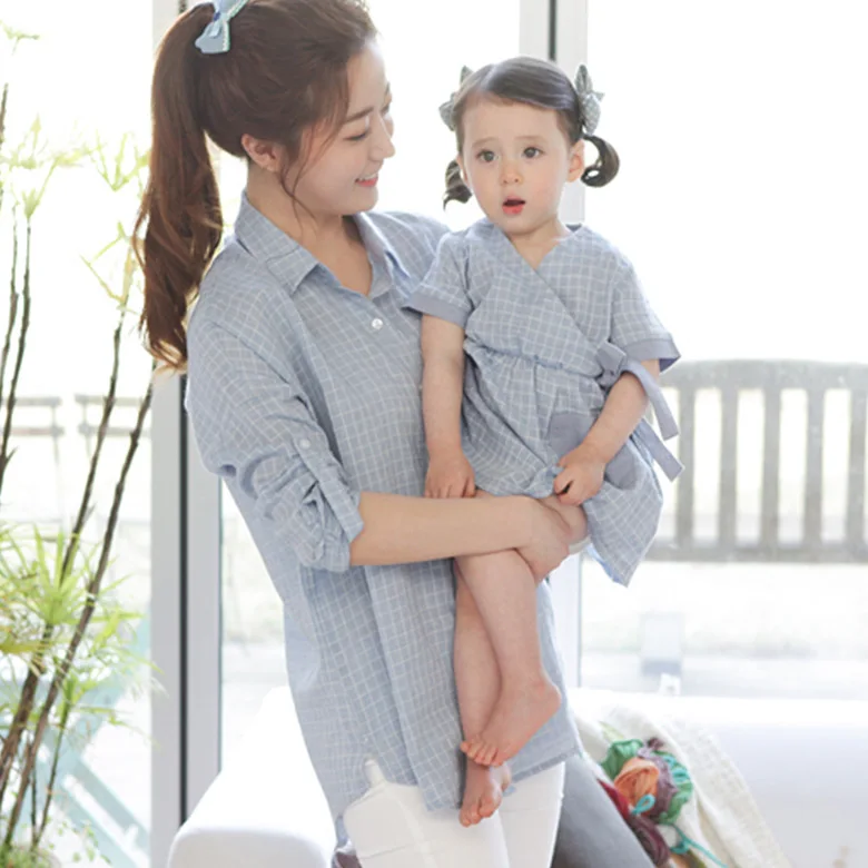 Одинаковая одежда для мамы папы и сына 2017 г. осенняя дочки рубашка в английском
