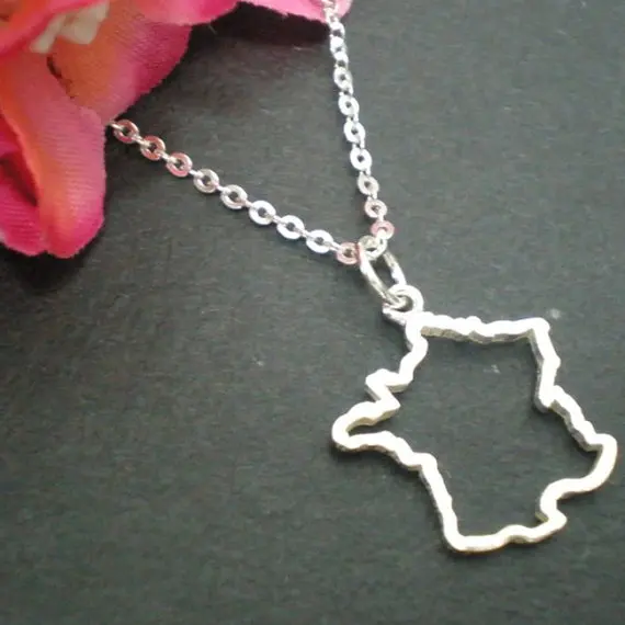 Маленькая кантри Карта Ожерелье в форме Франции Шарм кулон полые контур