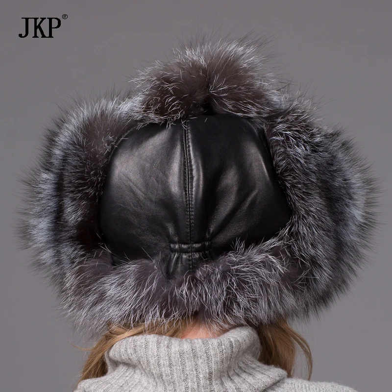Женская меховая шапка бомбер зимняя из лисьего меха енота водонепроницаемая