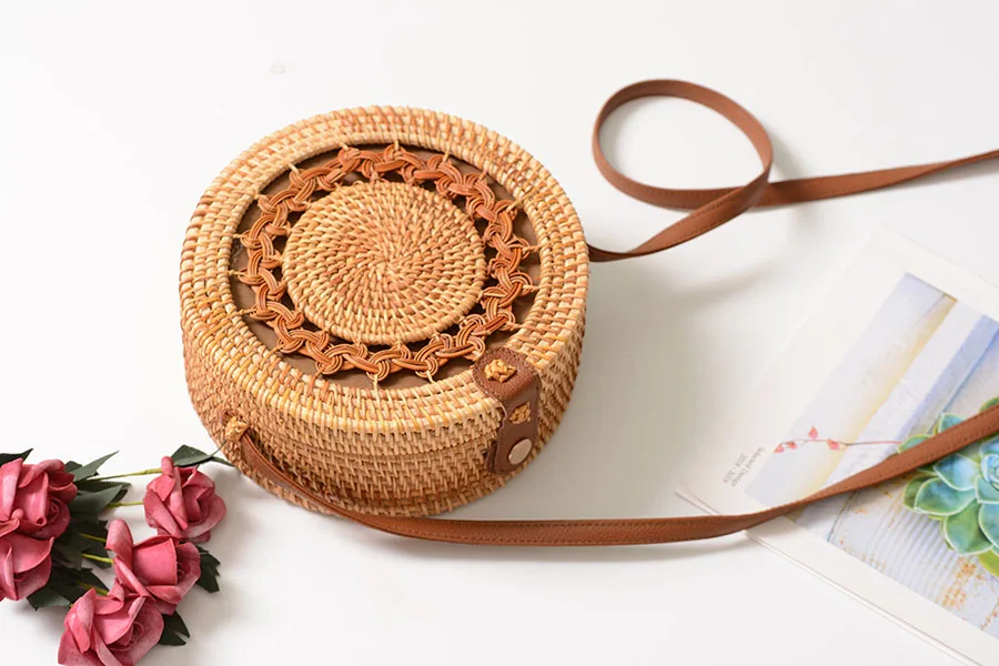 20cm Big Size Handmade Circle Chinese Bowknot Women Rattan Bags Spiral Style Hollow Out Flowers Female Shoulder Bags B380