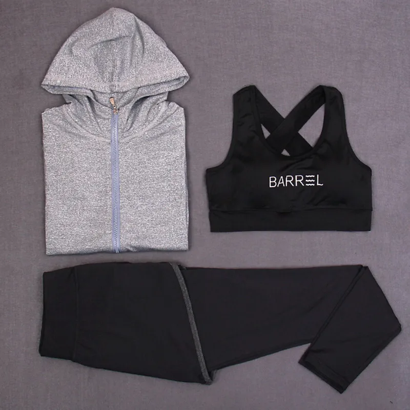 Женский спортивный костюм из 3 предметов пальто бюстгальтер и брюки для