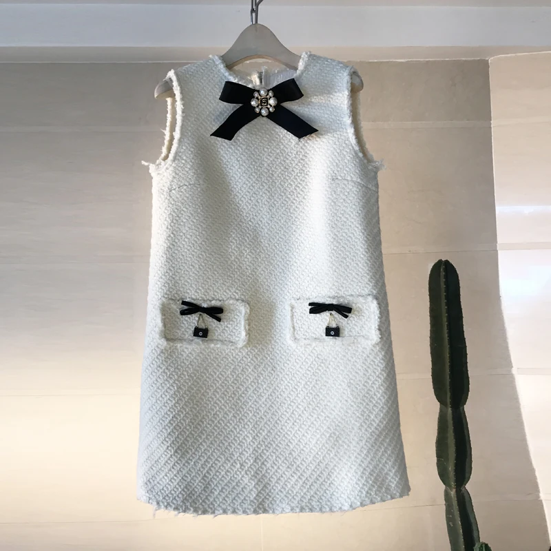 Женское твидовое платье без рукавов HAMALIEL черное Повседневное с бантом и бусинами