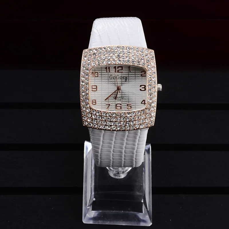 Новинка 2019 Женские кварцевые наручные часы с украшением из искусственной кожи и