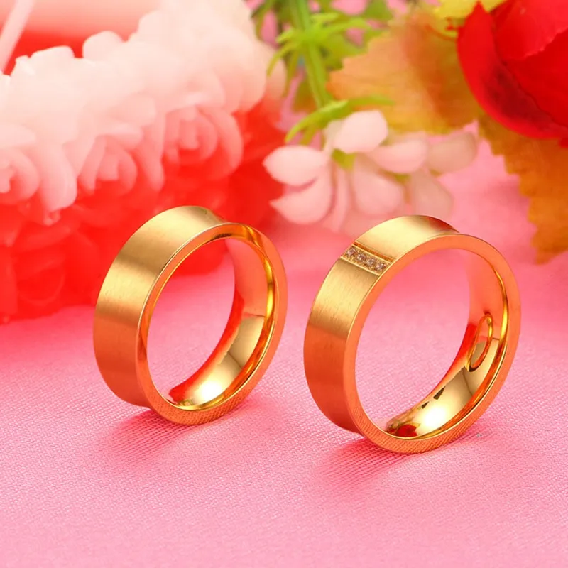 Золотистое кольцо с фианитом Anel De Casamento матовое обручальное из нержавеющей стали
