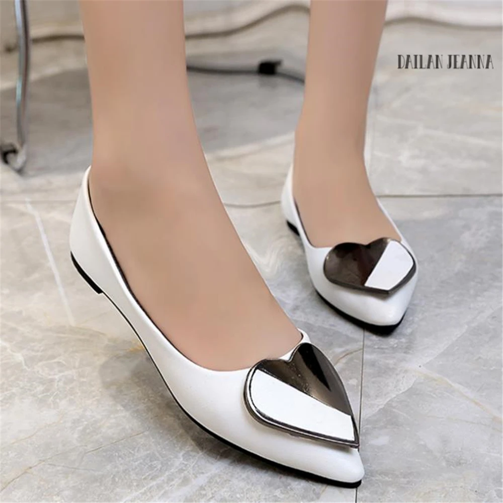 

Sharp head flat bean shallow mouth single elegant Ms. shoes spring and autumn 2018 new type of wild women's shoes European style