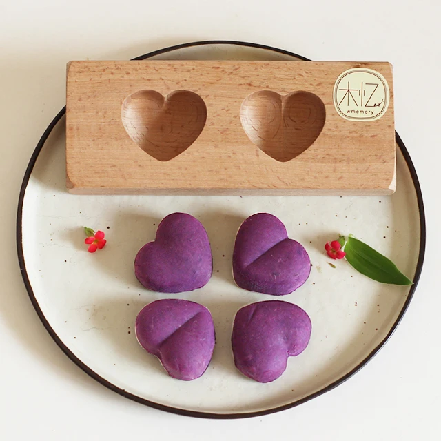 

Handmade Mini Love Beech Wooden Baking Mold for Moon Cakes Pumpkin Pie Bakeware Maker Baking Accessories Cake Decorating Tools
