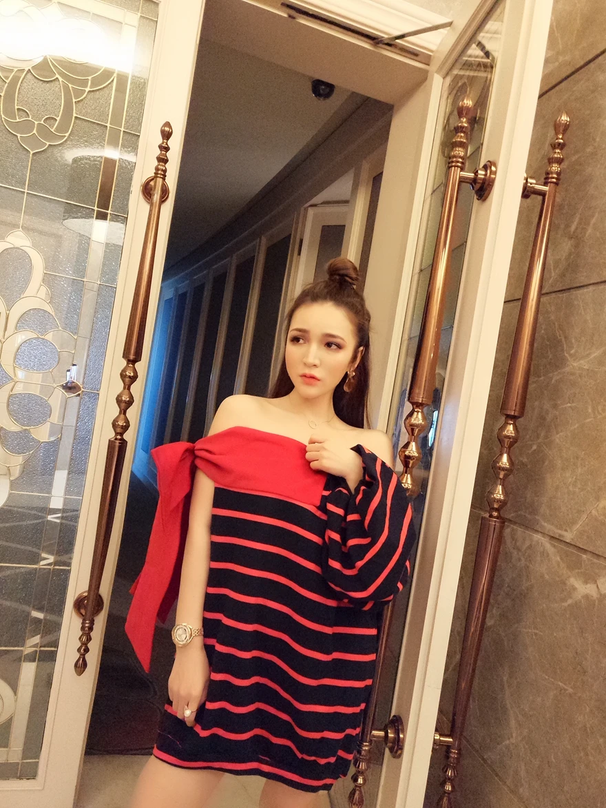 С открытыми плечами большой бант Полосатое женское платье Slash шеи высокий твист