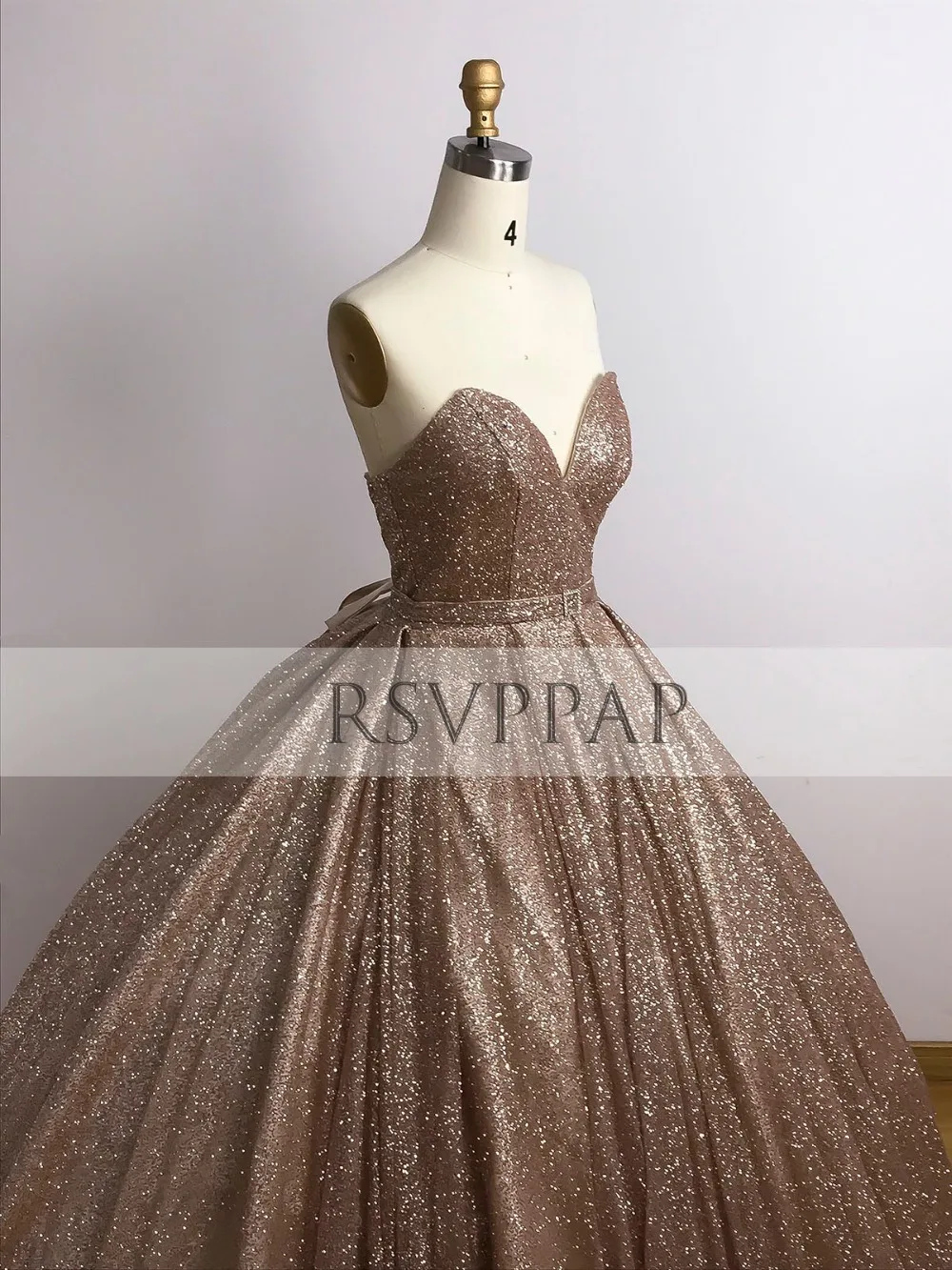 Длинное блестящее вечернее платье 2021 Пышное Бальное с блестками розовое золото