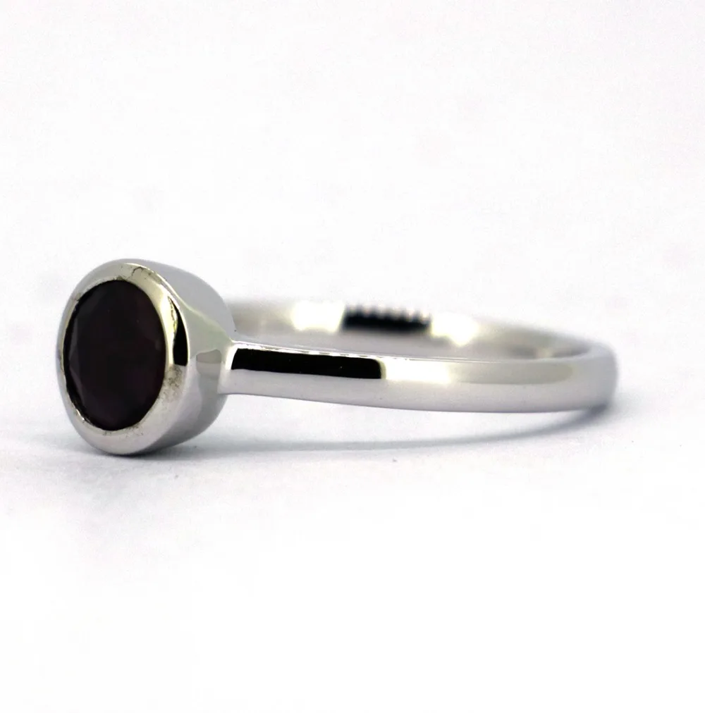 Wellmade Твердые 925 пробы серебро и уникальный естественного фиолетового цвета