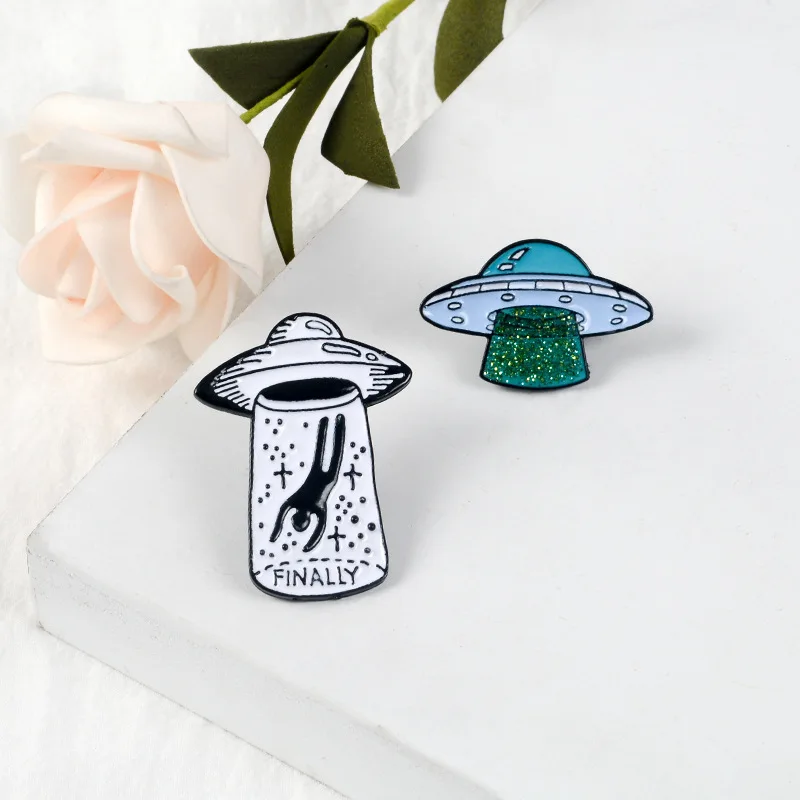 UFO Drop Oil Cartoon Alien Brooch enamel pin space ship badge rocket outer future world adventure gift Free delivery | Дом и сад