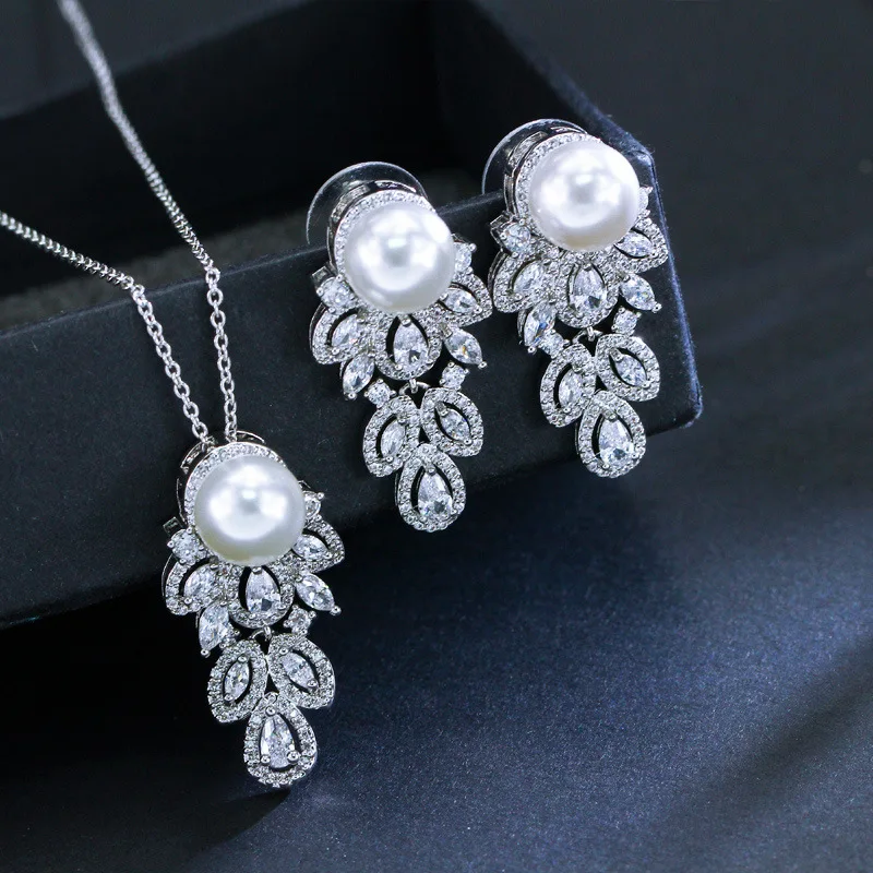 Fashion Elegant Grape shape Pearl Jewelry Set Drop Earrings With Cubic Zirconia Tassels Necklace Romantic Bridal Wedding Gift