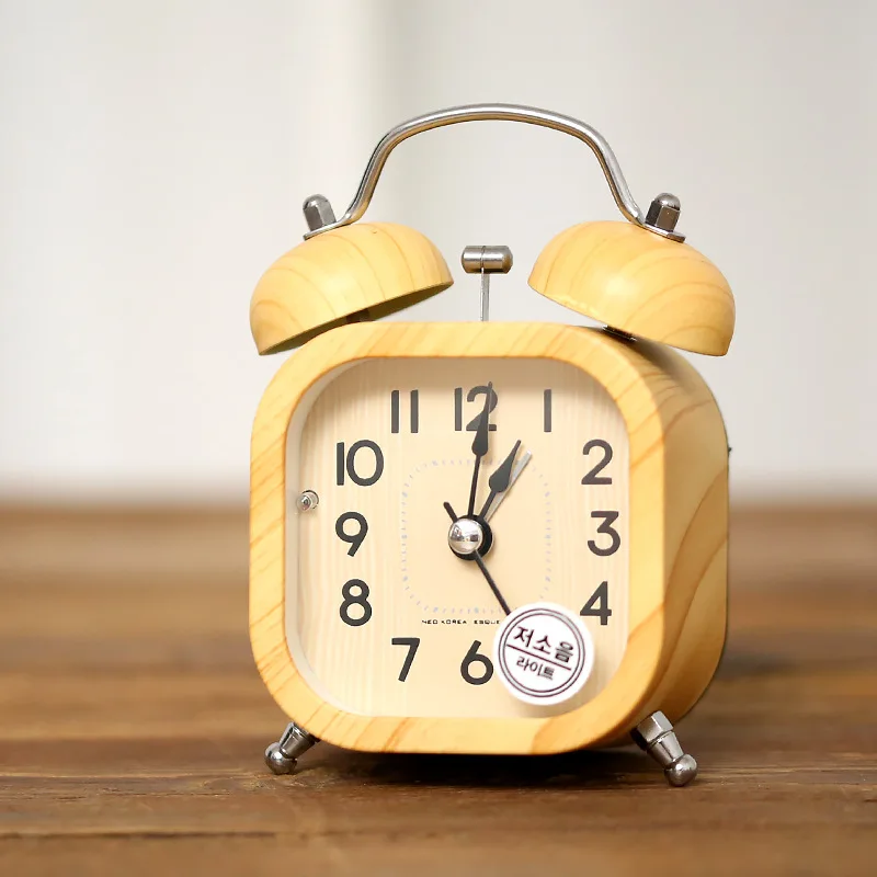 Wood Grain Home Decoration Mute Table Clock Handicraft Vintage Alarm Clock European Style Retro Wrought Square Table Clocks