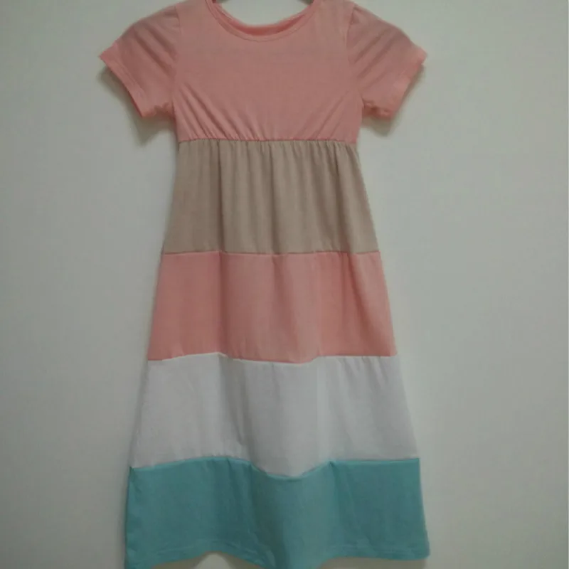 2018 одинаковые платья для мамы и дочки одежда Полосатое платье Детские комплекты