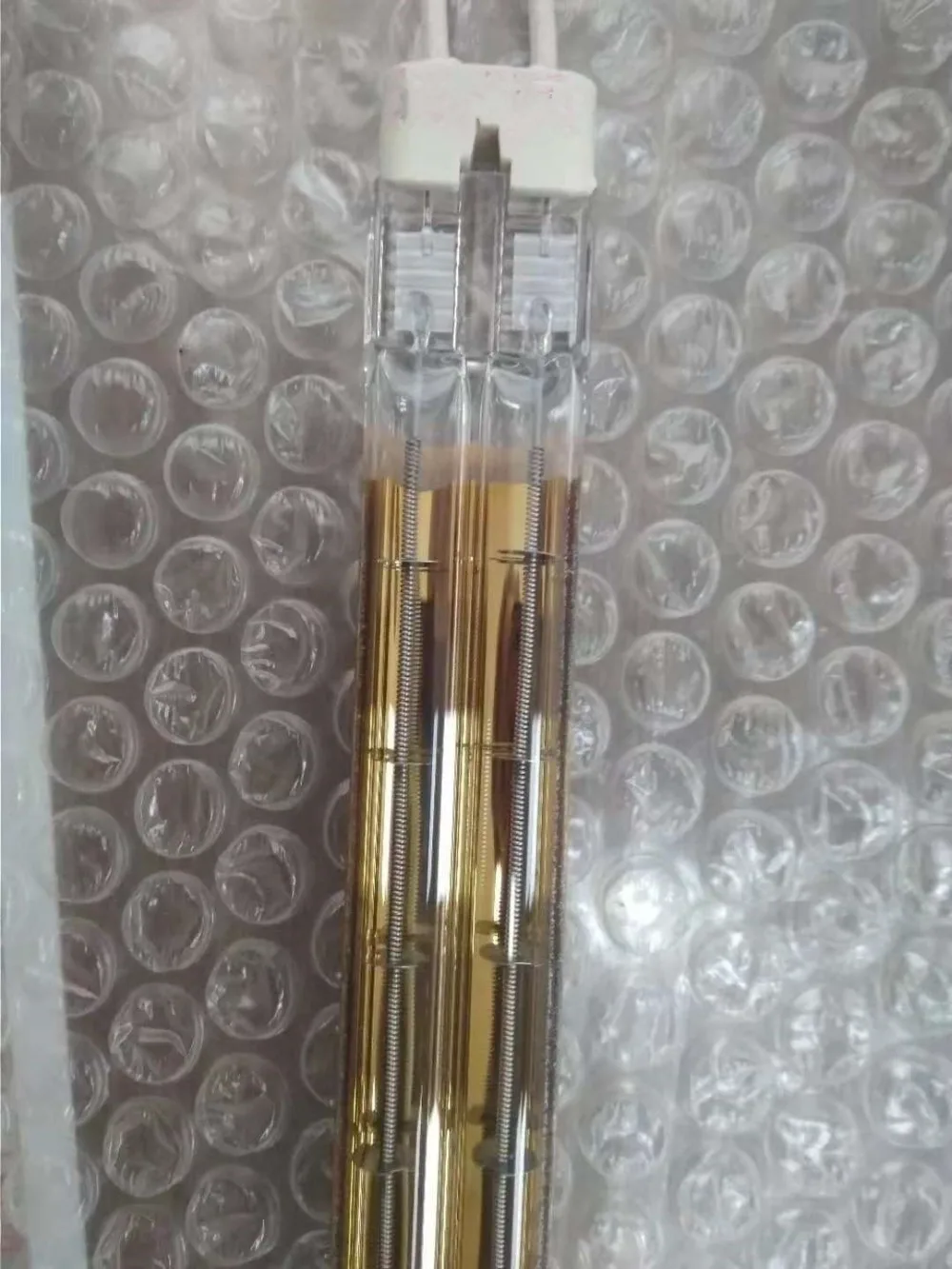 Углеродное волокно средней волны кварцевый галогенный нагреватель 600 Вт |