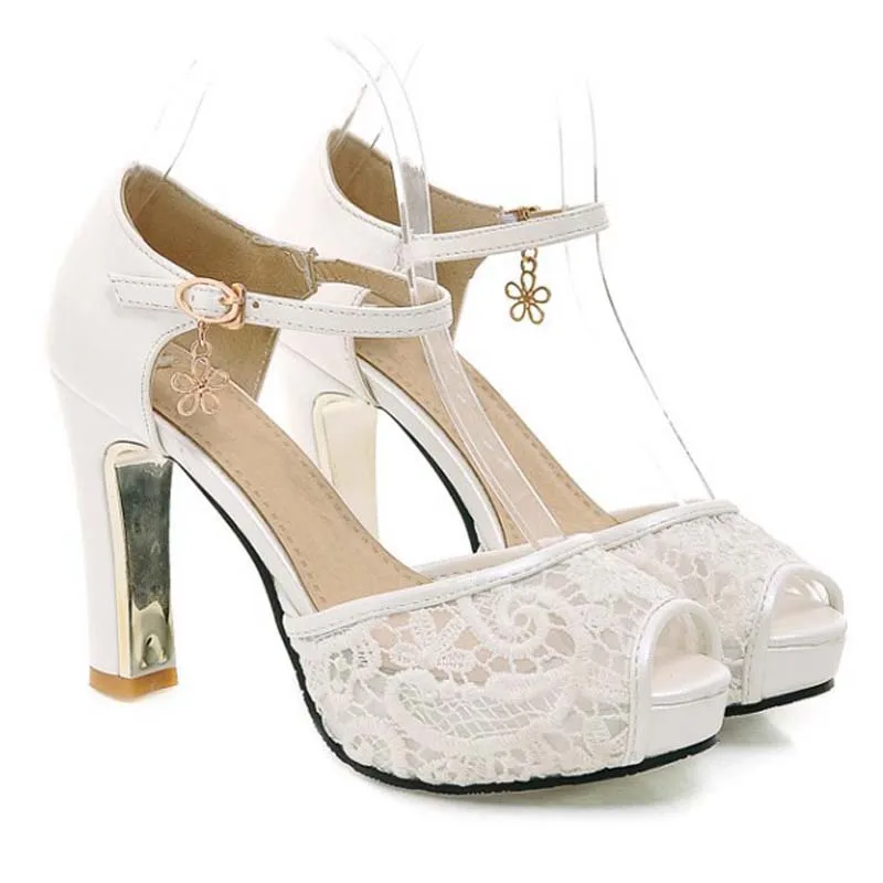 Новинка Модные женские босоножки на высоком каблуке с кружевом пикантные