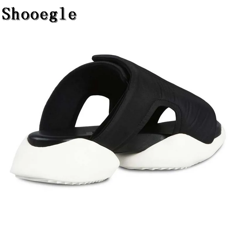 Сандалии SHOOEGLE мужские повседневные модельные удобные кроссовки на необычной