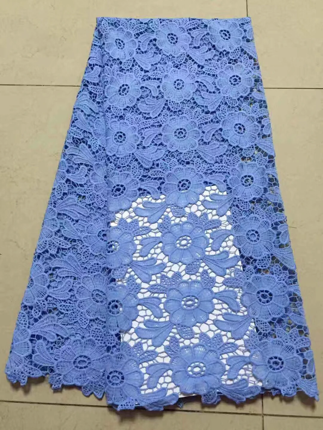 Африканская кружевная ткань с тиснением Небесно Голубой Водорастворимая для