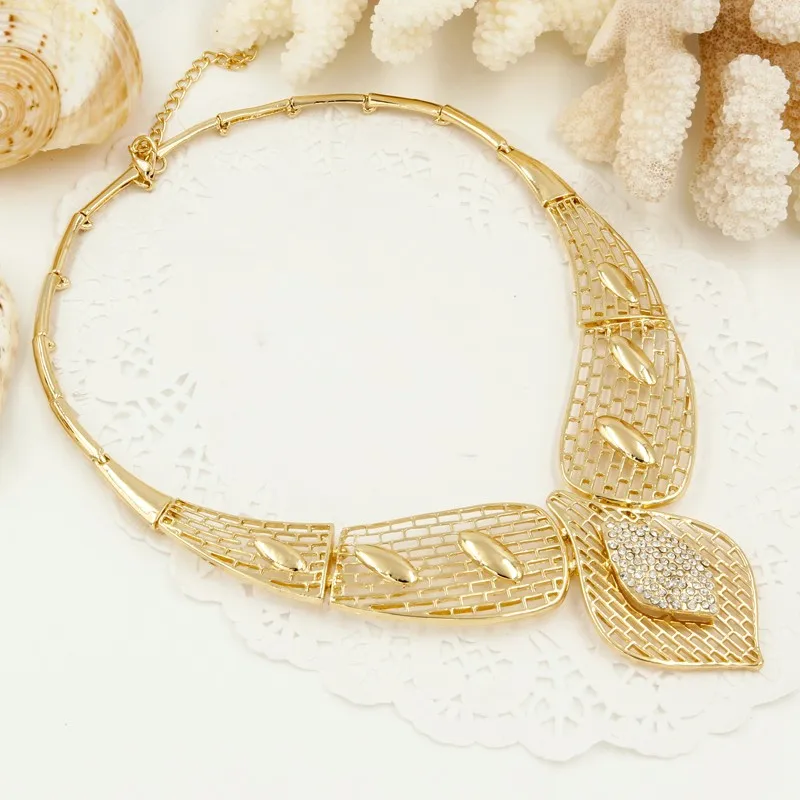 2017 CZ продаж! Новое поступление большой Цепочки и ожерелья Серьги Наборы для ухода