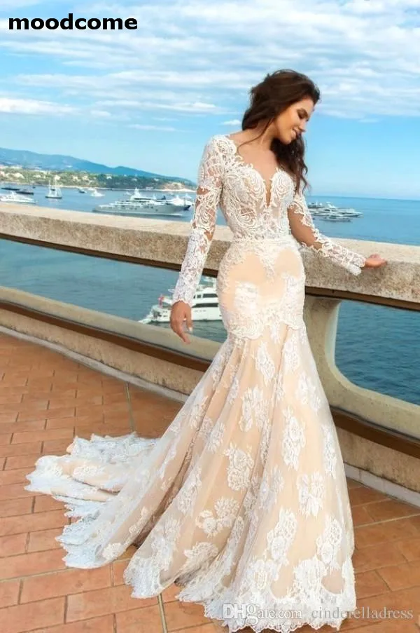 2018 Champagne Lace Wedding Dresses Long Sleeves Boho Elegant Backless Fitted Sweetheart Bridal Gowns with Sweep Train | Свадьбы и