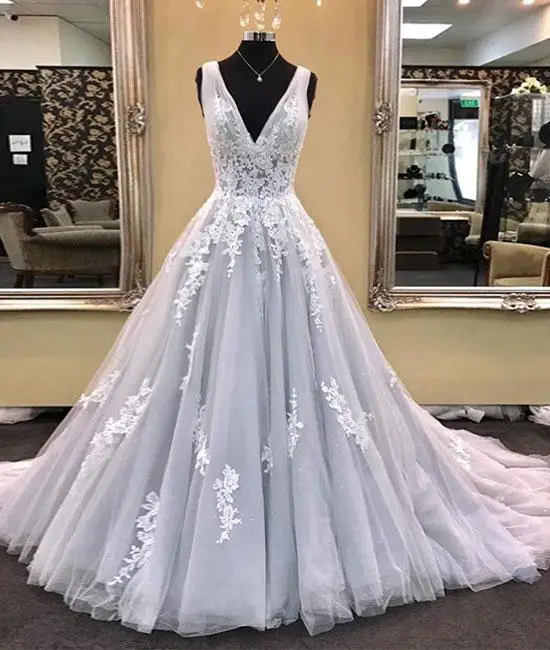

Silver Quinceanera Dresses Lace White Appliques Ball Gown V Neck Tulle Vestidos De 15 Anos Floor Length Sleeveless Robe De Bal