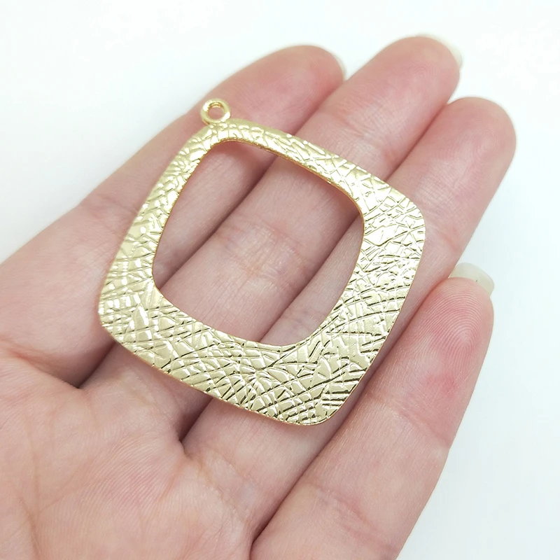 Рисунок 4 - Геометрическая форма в 4 стилях