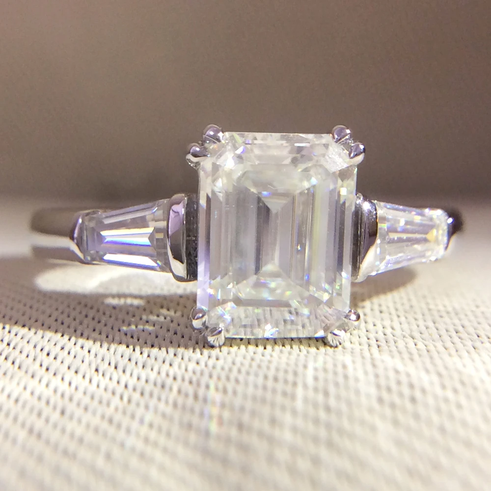 Женское кольцо из белого золота с изумрудом 14 к 4 карата 8x10 мм|emerald diamond engagement