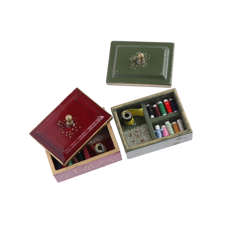 

Best Sale 1:12 Miniature Vintage Sewing Box with Lid Winered Dollhouse Decoration Dolls Accessories
