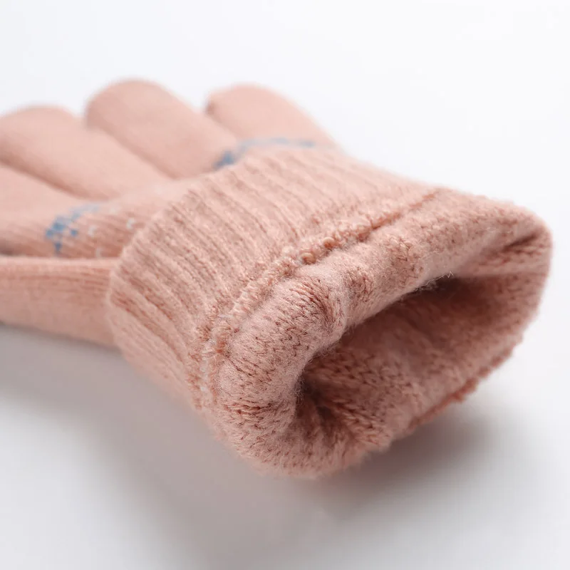 

Gloves & Mittens