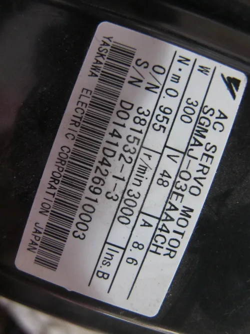 

Servo motor SGMAJ-03EAA4CH , Used one , 90% appearance new , 3 months warranty , fastly shipping