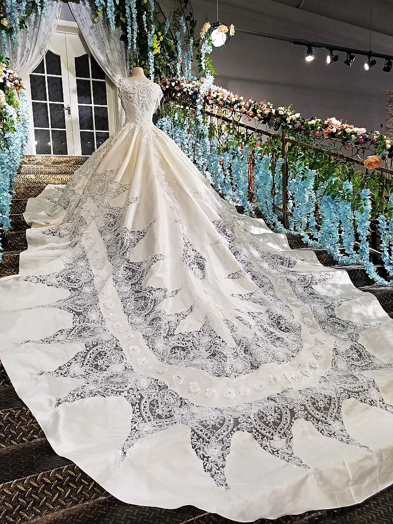 LS00179 атласное свадебное платье с рукавами крылышками и круглым вырезом на