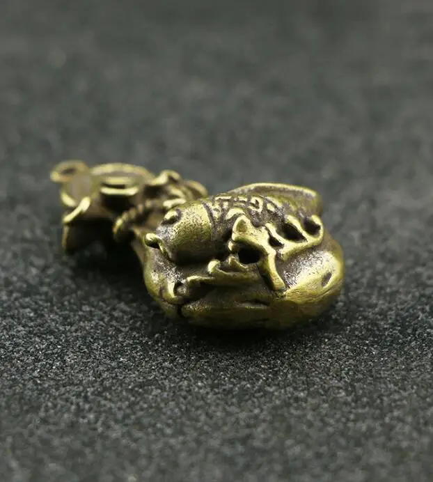 Коллекционный китайский чистый латунный резной мешок с животными рыбками