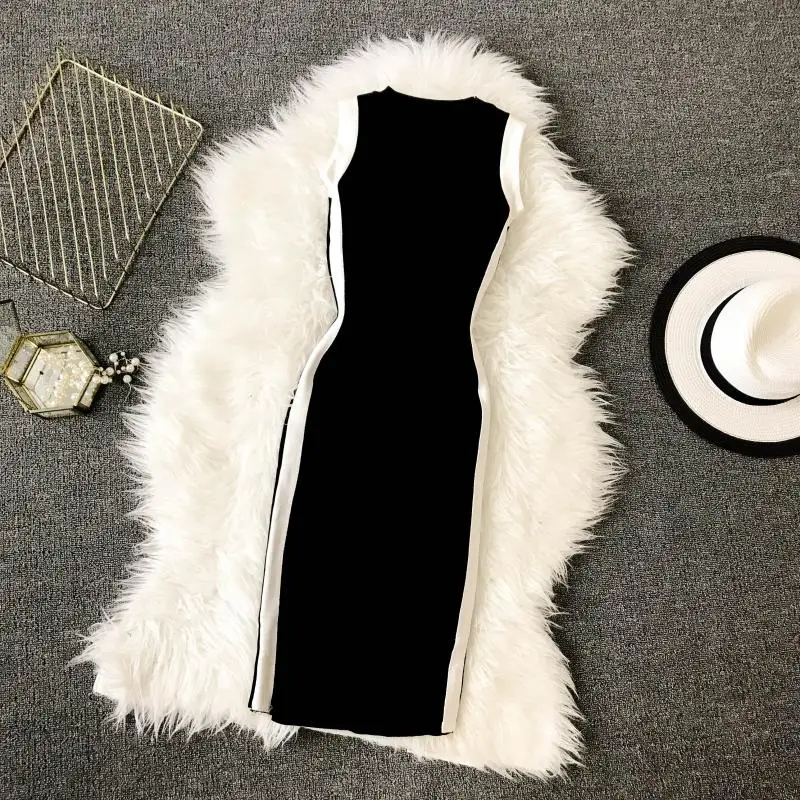 Женское трикотажное платье ALPHALMODA Полосатое по бокам без рукавов с круглым