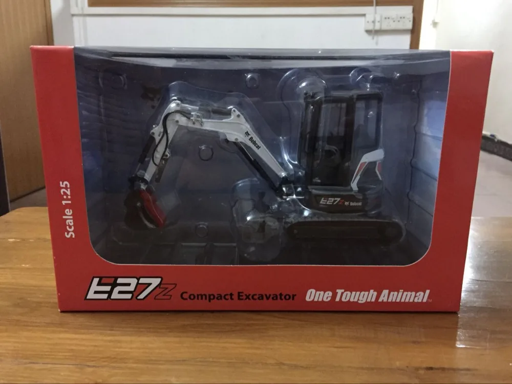 

Universal Hobbies UH8131 Bobcat E27z With Cabin Compact Excavator 1/25 Scale Die-Cast Model