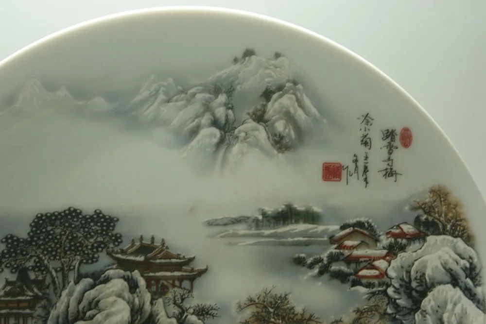 Красивая сине белая китайская фарфоровая и керамическая окрашенная тарелка