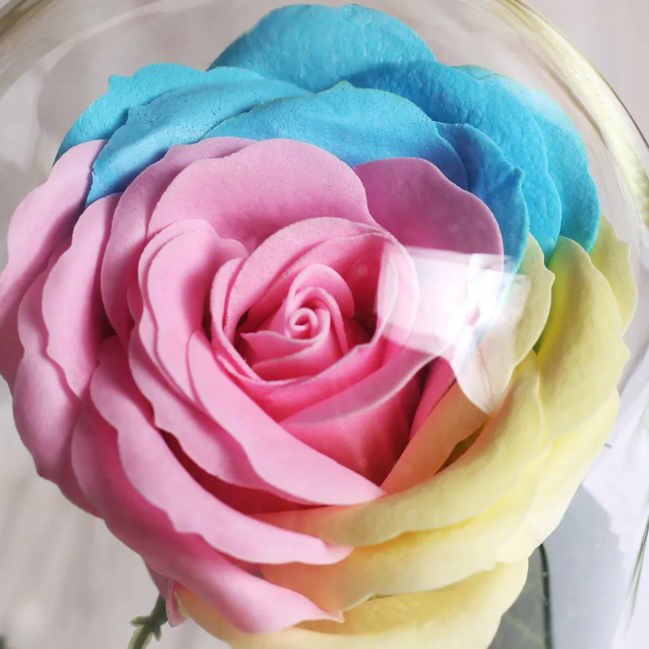 Neue schenheit Und Biest Rose In Glaskolben Rose Blume Licht деревянная основа Glas Dome Für Mutter Der Tag Valentines Weihnachten