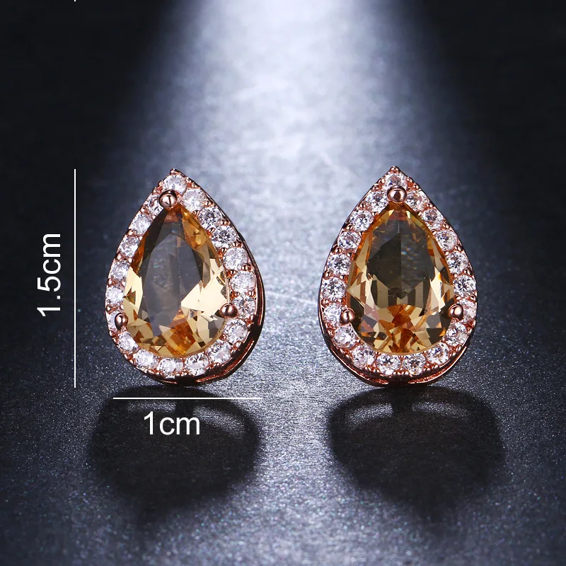 Модные серьги гвоздики с кубическим цирконием прозрачные кристаллами в форме