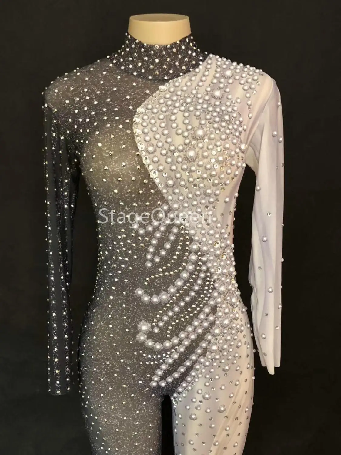 Женский комбинезон с блестящими кристаллами черный/белый из сетчатой пряжи