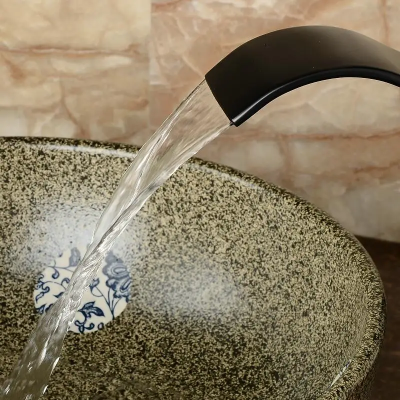 Смеситель для раковины в ванную комнату черный кран с одной ручкой отверстием