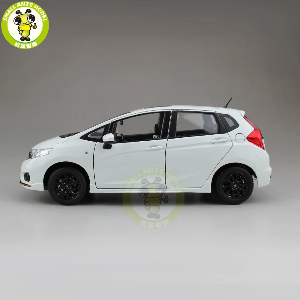 1/18 FIT Sport литая под давлением Металлическая Модель автомобиля игрушки для мальчиков и девочек Коллекция подарков хобби белый