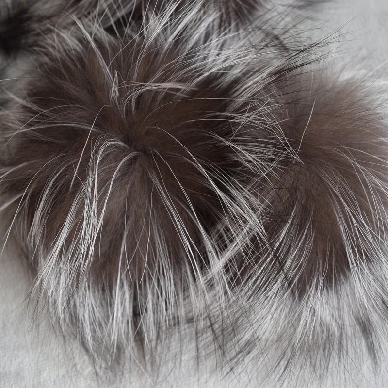 

new 15cm Really Natural Animal Hairball Large Raccoon Fur Hair Ball Pompom Wholesale DIY Beanies Knitted Hats Pom Pom With