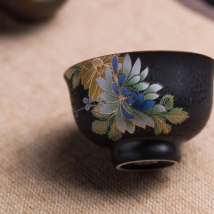 Японская керамическая чайная чашка 50 мл ручная роспись камея золотые линии пион