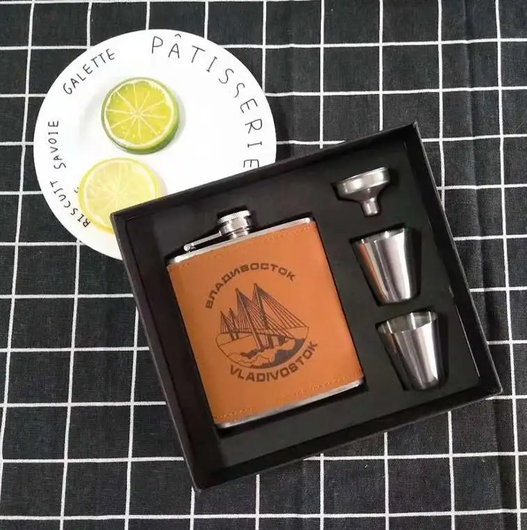 7OZ BOAT SET LPPUNK Новое поступление bpa бесплатно 7/8oz искусственная кожа упаковка бутылки виски, бутыль нержавеющая сталь алкоголя плоская фляжка комплект с черной подарочной коробке - Цвет: 7OZ BOAT SET