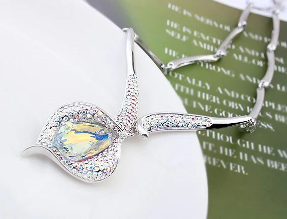 Женская обувь с украшением в виде кристаллов от Swarovski класса люкс заявленное