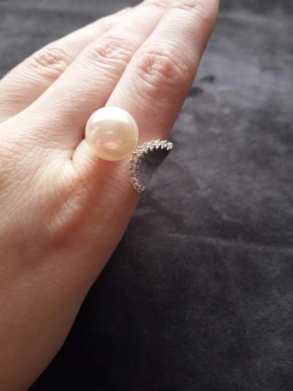 DC1989 Women Wedding Ring Mermaid Look 12 mm Synthetic Pearl 3 Colors CZ Paved Rhodium Color Femmes Anneaux Sizes 5 6 7 8 9 10