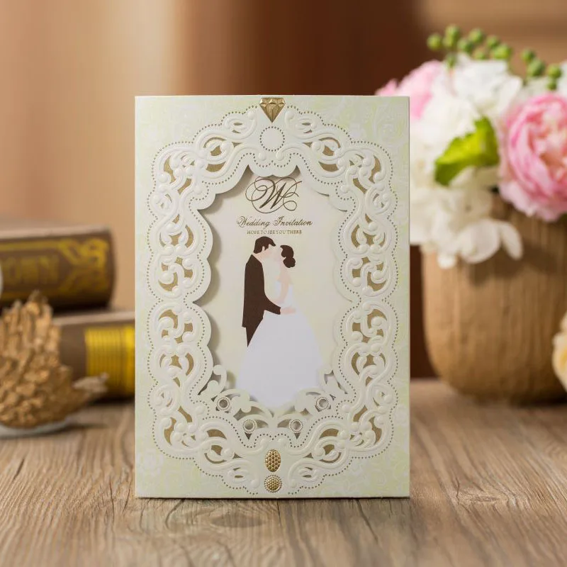 

50pcs Beige Laser Cut Bride and Groom Wedding Invitations Card Greeting Cards Customize Envelopes Wedding Event Party Decoration
